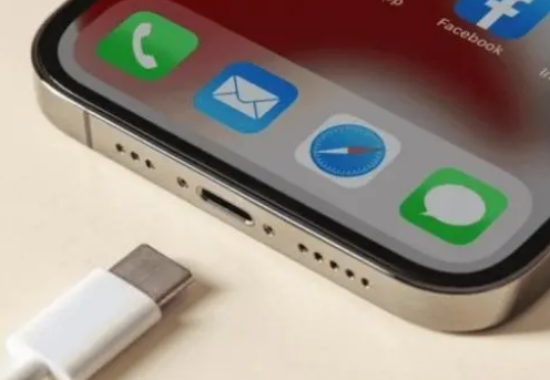 孝昌苹果15维修分享iPhone15改USB-C接口后能和安卓用户互借充电器吗 